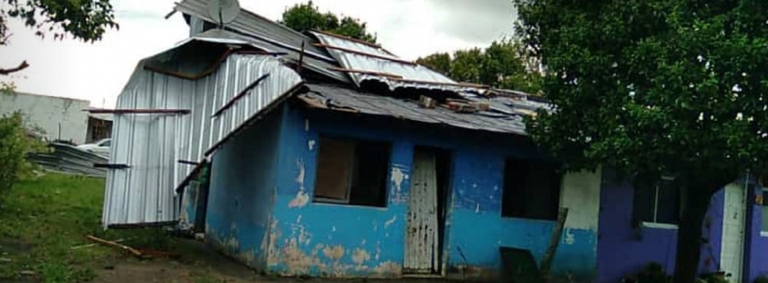 La provincia asiste a familias de Pueblo Brugo afectadas por la tormenta