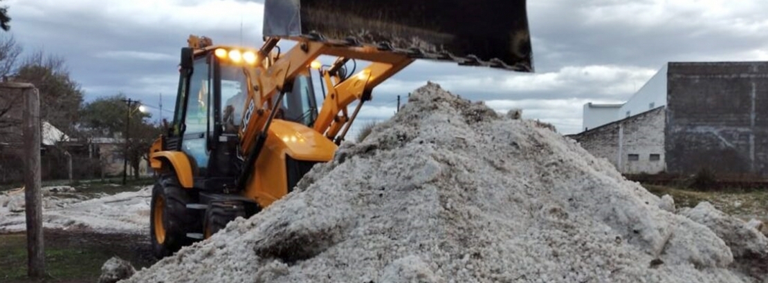 El gobierno entrerriano asiste a la localidad de Viale tras la abundante caída de granizo