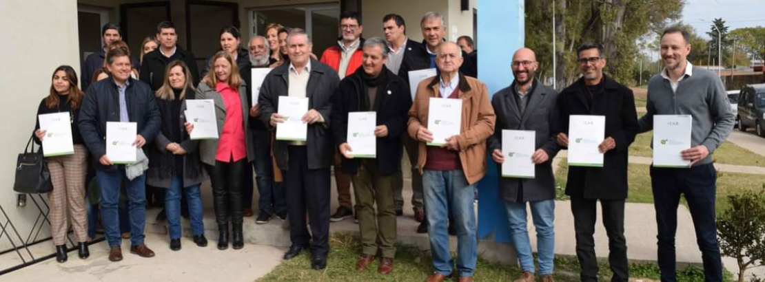 Firma de convenios con municipios en Gualeguay