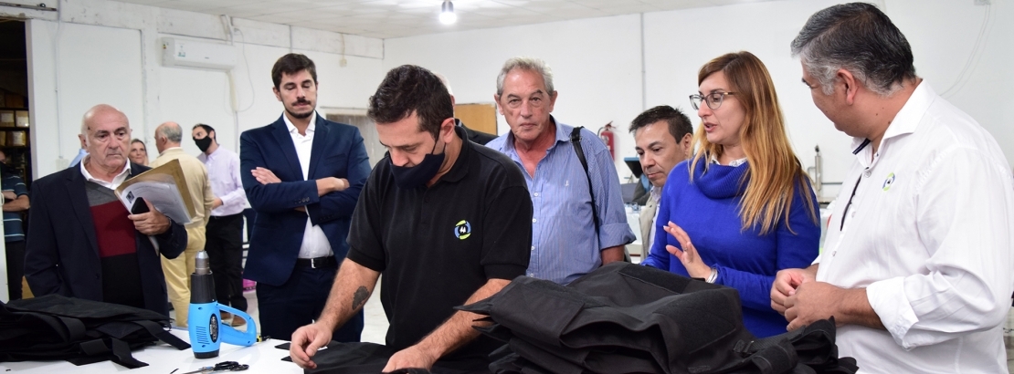 Cooperativa entrerriana produce indumentaria para el Ministerio de Defensa