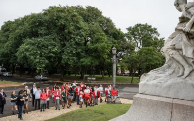 Más de cien estudiantes participaron del recorrido histórico en el monumento a Urquiza