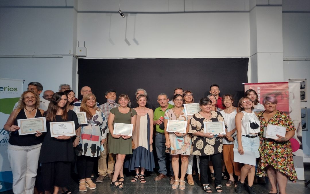 Se entregaron los premios y menciones del V Concurso Literario Provincial Juan L. Ortiz