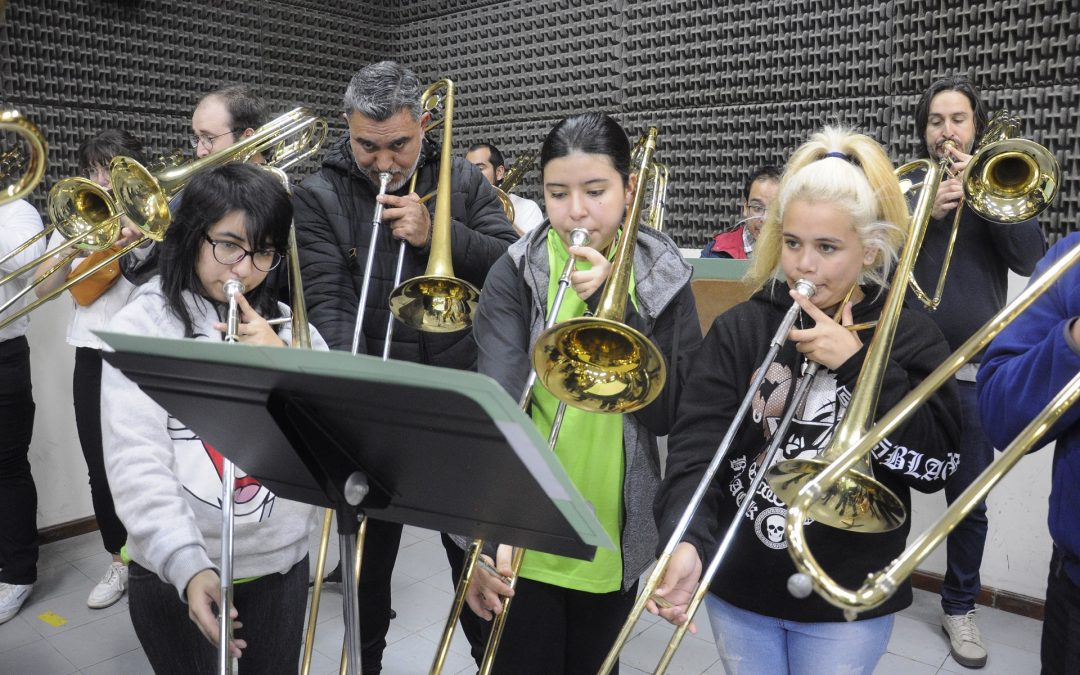 Integrantes de orquestas entrerrianas participan en las capacitaciones de Trombonanza