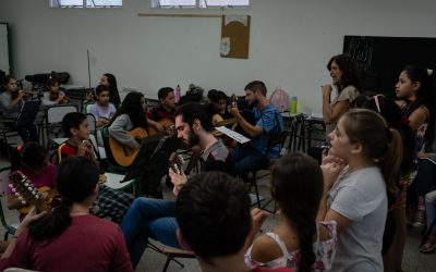 Canto y música en la Escuela Gelabert y Crespo al ritmo del ensamble Toque Minuan