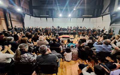 Con público que acudió por primera vez, la Sinfónica brindó un concierto a sala llena