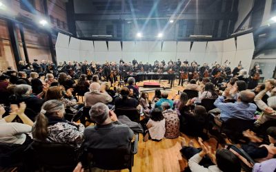 Con público que acudió por primera vez, la Sinfónica brindó un concierto a sala llena