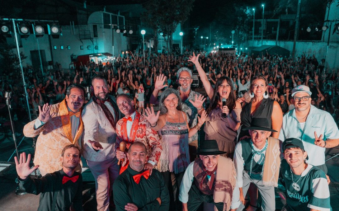 La Vieja Usina repleta de asistentes celebró el tercer episodio de CUAC!