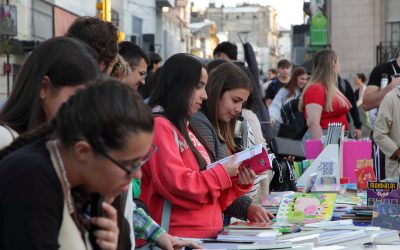 Mágica tuvo una nueva jornada con libros y música en Paraná