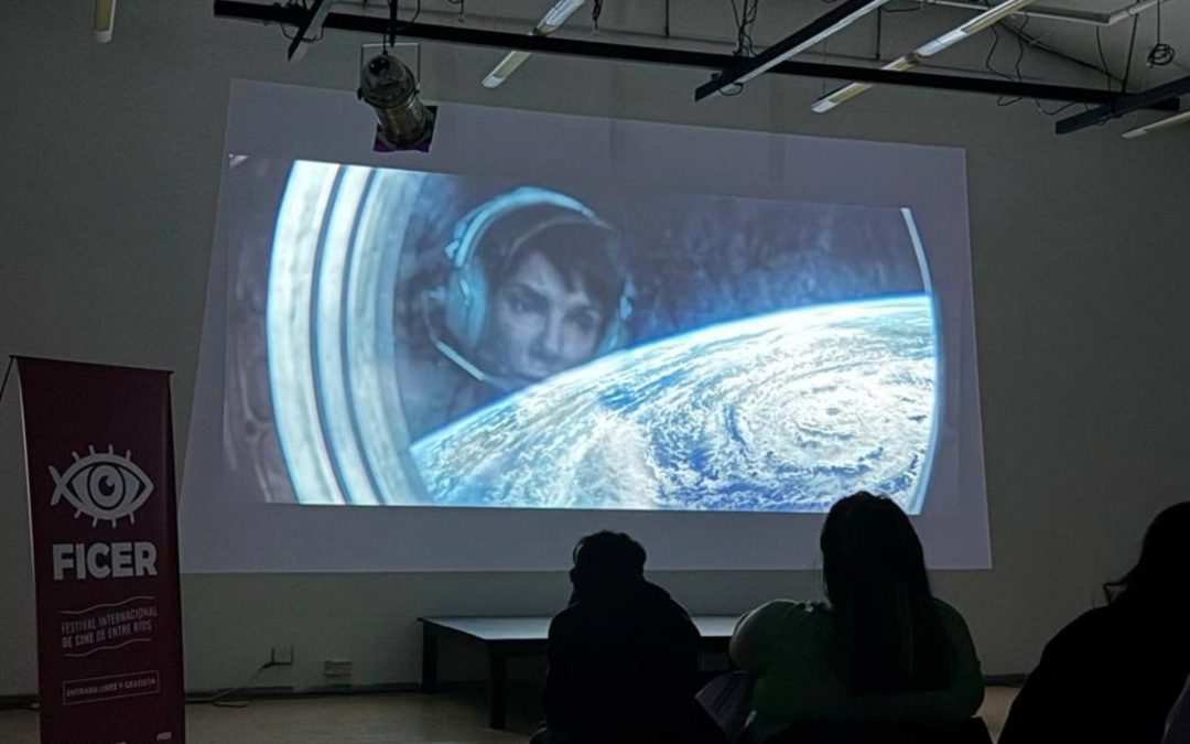 Continúa la propuesta de cine y astronomía en el IAAER
