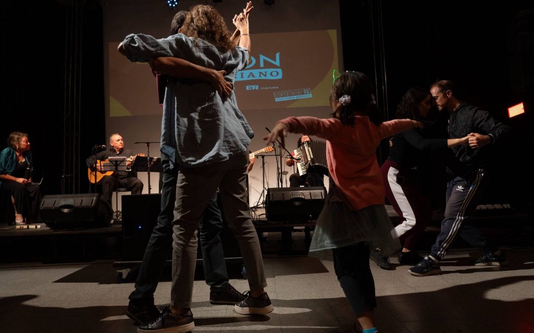 Fogón Entrerriano presenta la música del Dúo Miriam Gutiérrez y Alcides Gilez más el grupo Mestizo