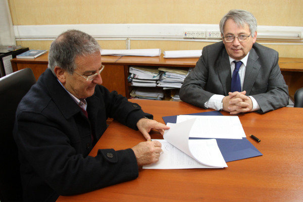 El gobierno firmó un convenio con el Colegio de Profesionales de la Ingeniería Civil