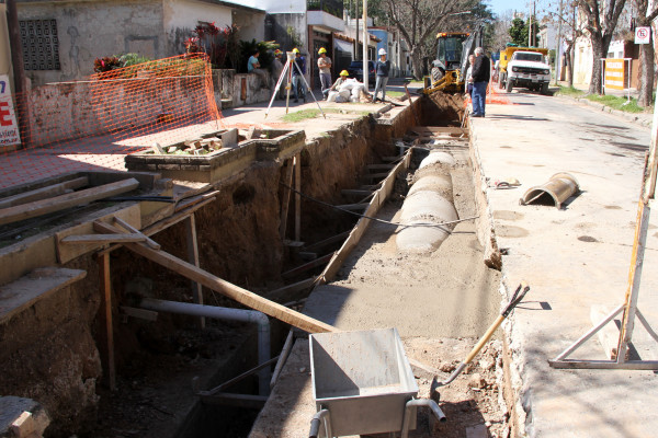 El gobierno invierte más de 18 millones de pesos en los desagües de calle Canadá, en Paraná