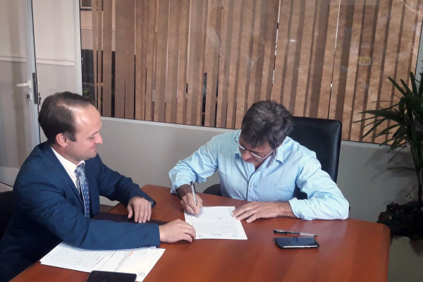 Se firmó el contrato para el nuevo edificio de la escuela Justa Gayoso, de Concordia