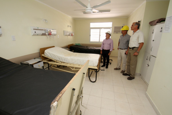 Nueva unidad de terapia intensiva y centro de diagnósticos para el hospital San Martín