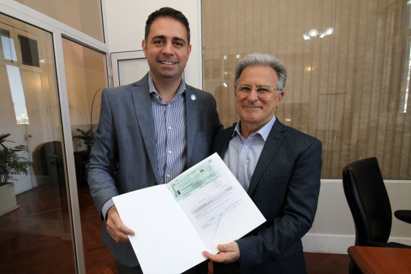Se entregaron aportes a Pueblo General Belgrano para obras de cloacas