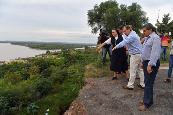 Especialistas de la UNER comienzan a elaborar el proyecto para estabilizar las barrancas de Diamante y Santa Elena
