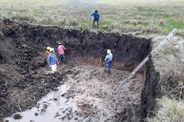 Se ejecuta con buen nivel de avance la nueva red cloacal para El Pingo