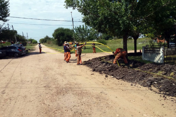 Comienzan tareas de habilitación y ampliación de la red de gas natural en Rosario del Tala