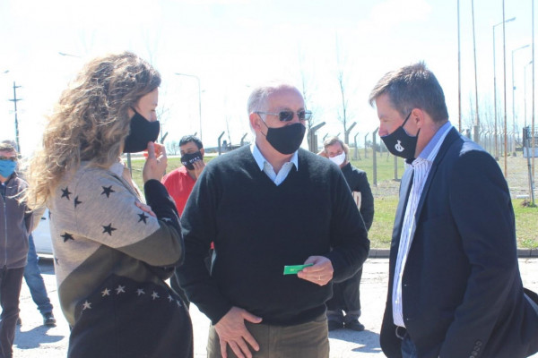 Se inauguró el gas natural en el parque industrial Néstor Carlos Kirchner de Viale