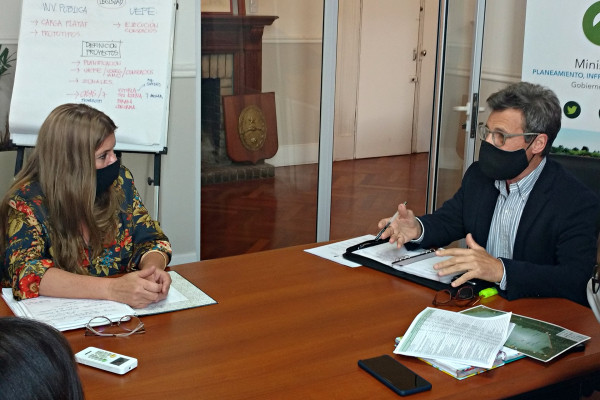 Analizan y priorizan obras y proyectos de infraestructura escolar y de salud para el departamento Diamante