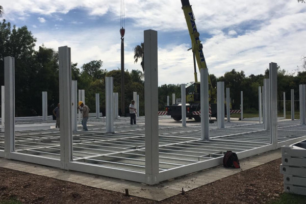 Comenzó el montaje del hospital modular en Colón, estará listo a fines de enero