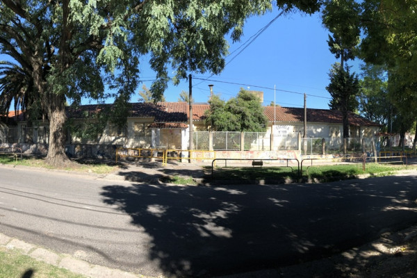Comenzaron los trabajos de construcción del edificio para la escuela Bazán y Bustos