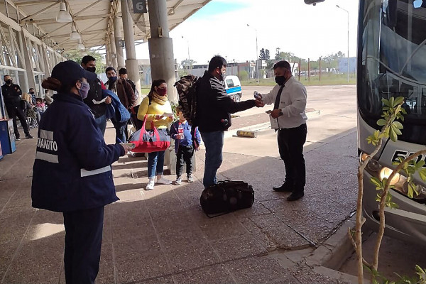 Provincia y municipios controlan el cumplimiento de las medidas sanitarias en colectivos interurbanos