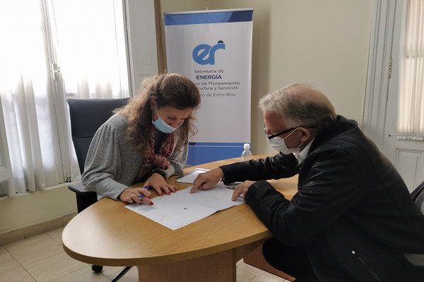 La provincia firmó un convenio para ampliar la red de gas natural en Libertador San Martín