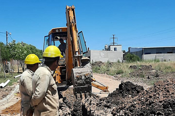 Avanza la obra de ampliación del colector oeste de Concepción del Uruguay la cual beneficiará a más de 8 mil habitantes