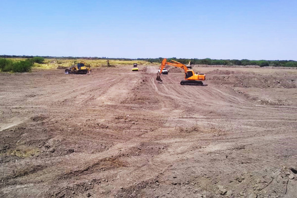 Inicio de la obra del colector cloacal, estación elevadora y lagunas de tratamiento en San José de Feliciano
