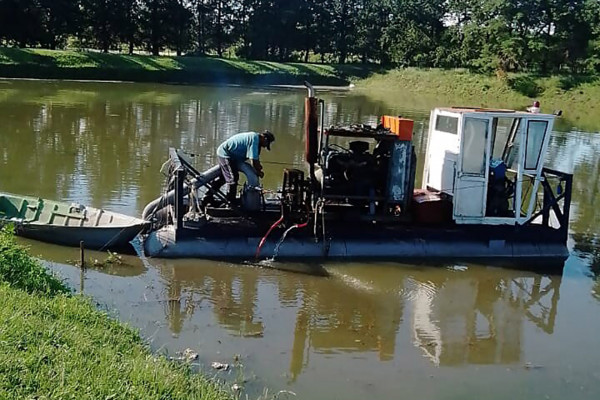 Trabajos de limpieza en lagunas de Herrera y Urdinarrain