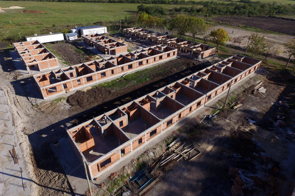 Avanza el nuevo edificio para la escuela agrotécnica Nº15 Manuel Antequeda en Colonia San Carlos