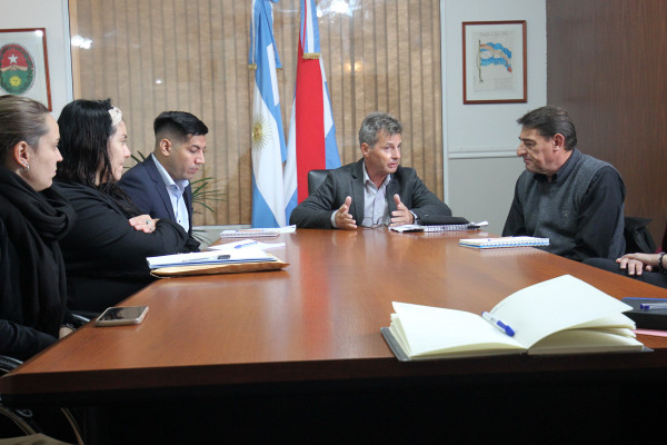 La provincia y estudiantes analizaron propuestas para el transporte de pasajeros