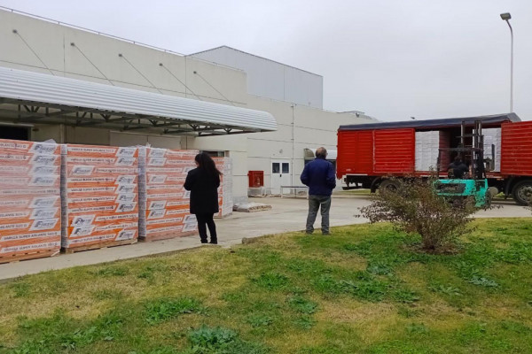 La provincia recibió 100 equipos de boyeros solares que serán entregados a productores rurales