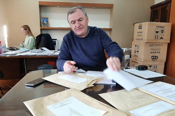 Con una inversión de más 33 millones de pesos se abrieron los sobres para obras en escuelas de cuatro departamentos