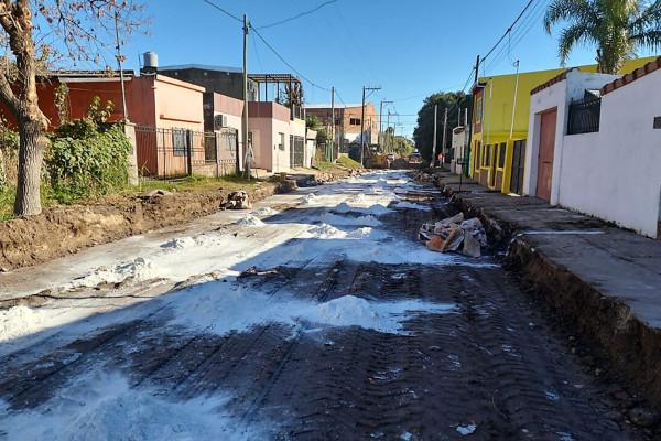 Avanza la obra de desagües pluviales en los barrios 54 viviendas y las Flores de Diamante