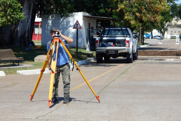 Equipos técnicos de la provincia realizan mediciones topográficas en distintas localidades