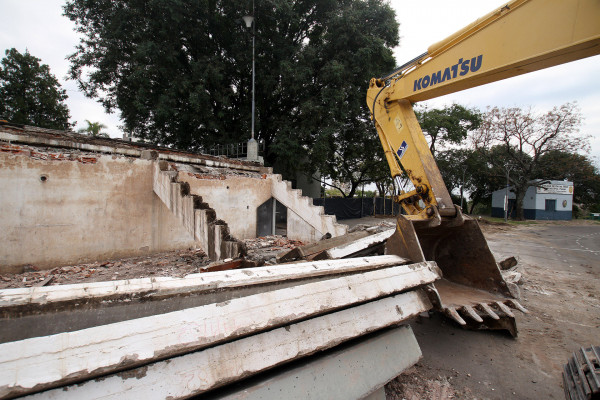Se ejecutan los primeros trabajos de la nueva pista de atletismo del Parque Berduc de Paraná