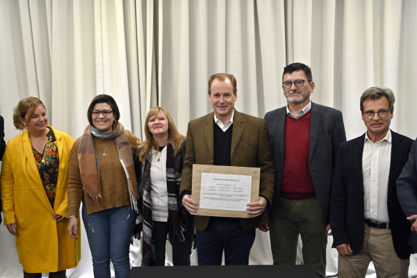 “Podemos cumplir con nuestros compromisos porque tenemos una provincia ordenada”, aseguró Bordet