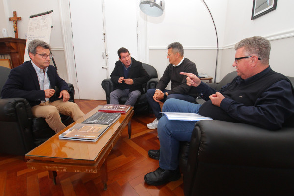 La provincia continúa acompañando y planificando obras de infraestructura escolar en Alcaráz