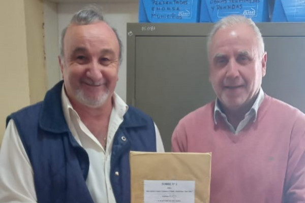 Apertura de sobres para la red colectora en Pueblo Cazes