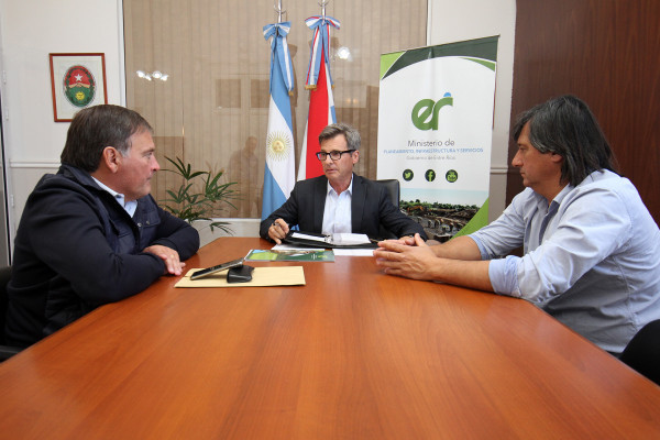Evalúan el avance de obras de pavimento urbano en General Campos