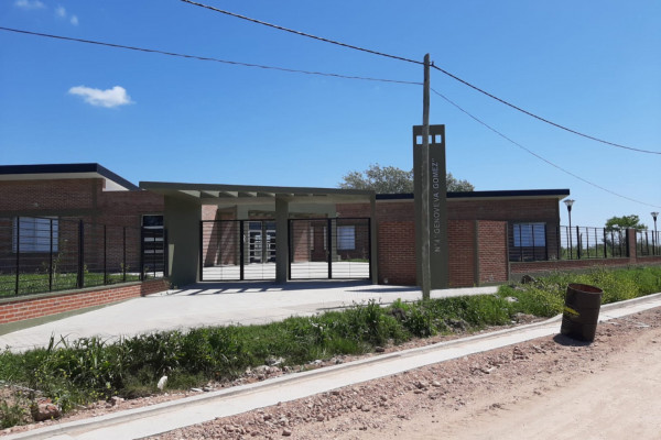 Finalizó la construcción de la escuela secundaria Genoveva Gómez en Enrique Carbó