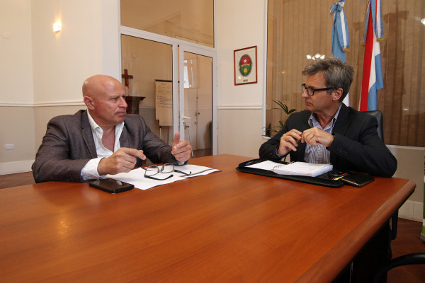 Trabajan en los estudios previos para una obra en Sauce de Luna