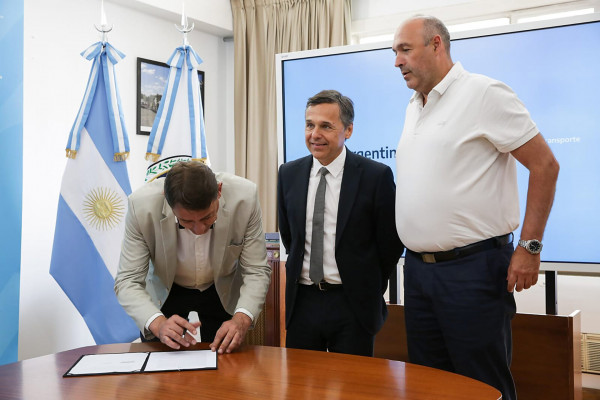 La provincia percibirá fondo compensador en materia de transporte tras firma de convenio