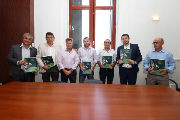 La provincia firmó un nuevo convenio para el servicio de transporte interurbano de pasajeros en más localidades