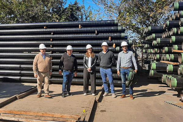 Autoridades provinciales visitaron las fábricas proveedoras de caños para el Gasoducto Productivo III