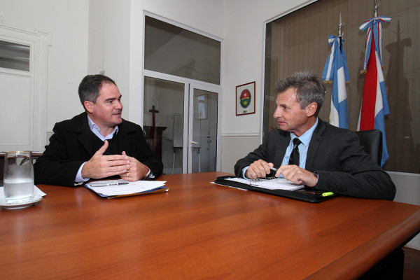 Repasaron la agenda de obras y gestiones para Larroque