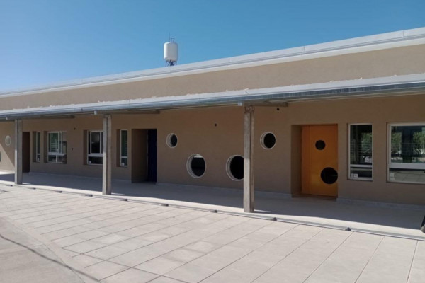 La construcción de la escuela María Elena Walsh, en Gualeguaychú, se encuentra en el tramo final de ejecución