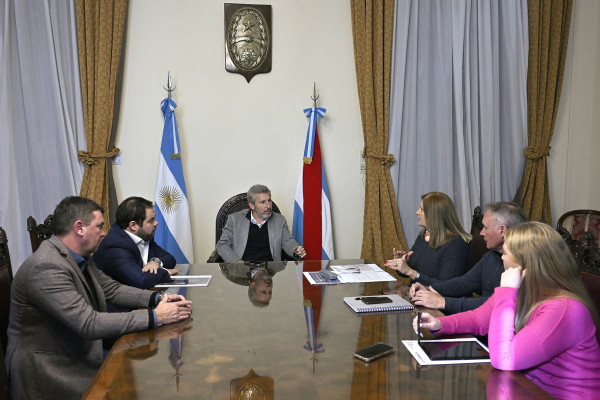 El gobierno provincial y el municipio de Paraná avanzan en propuestas para mejorar el funcionamiento del transporte